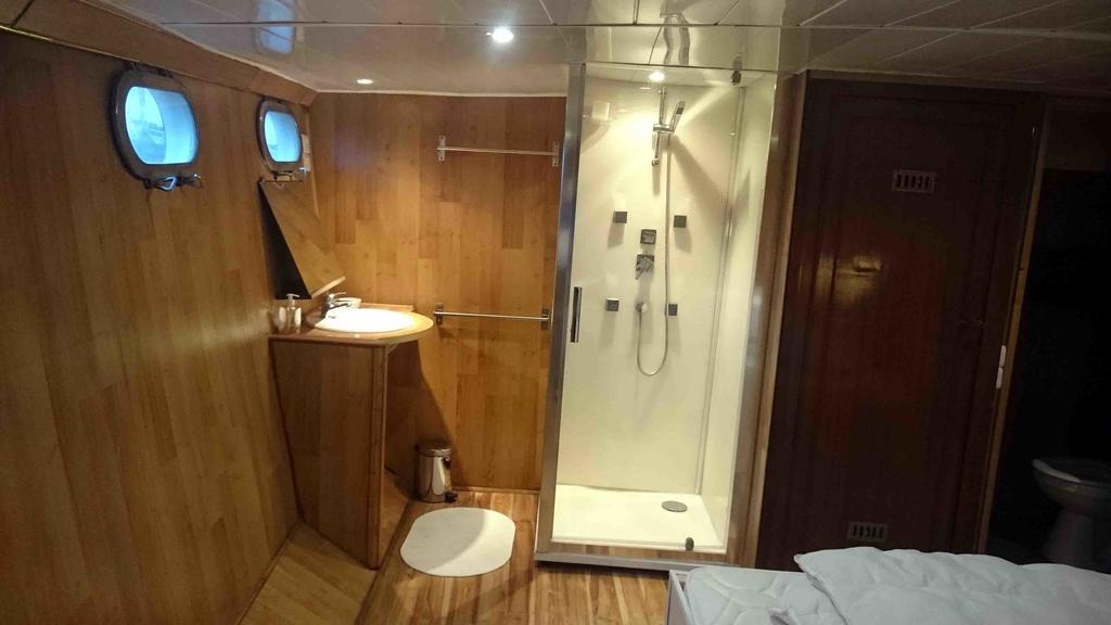 Hotel Yacht bateau moteur Benetti 19m Sète Exterior foto